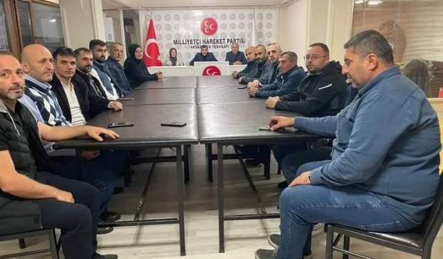 MHP Akyazı’da yönetim toplantısı  