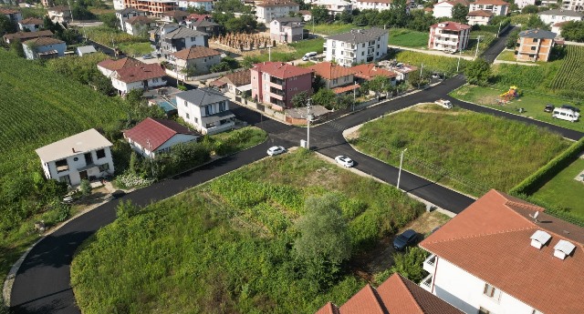 Akyazı belediyesi 4 yılda 280 bin ton asfalt döktü  