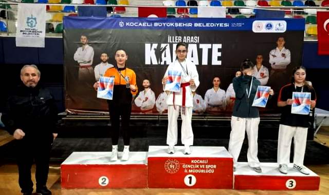 Antrenör Yolcuoğlu’nun  Karatecileri 2024 Yılına Madalyalarla Başladılar 