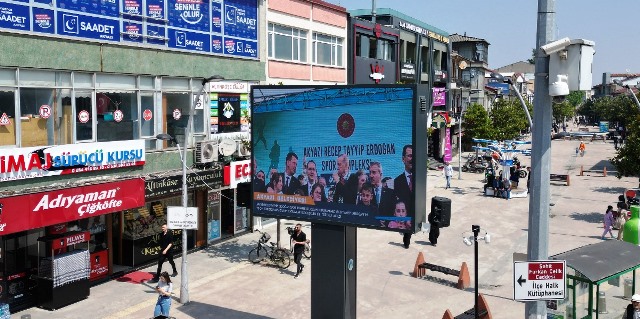 SAKARYASPOR’UN FİNAL MAÇI DEV EKRANDA  