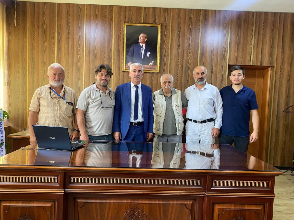 AKYAZI’NIN YENİ İLÇE MİLLİ EĞİTİM MÜDÜRÜ HASAN CAN’A BASIN MENSUPLARINDAN ZİYARET  