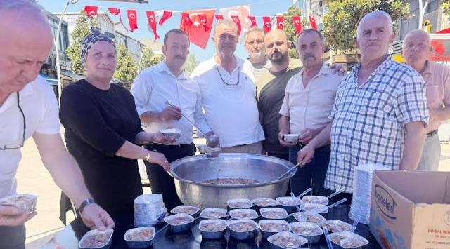 Büyük Birlik partisi ve Alperenlerden Aşure ikramı  