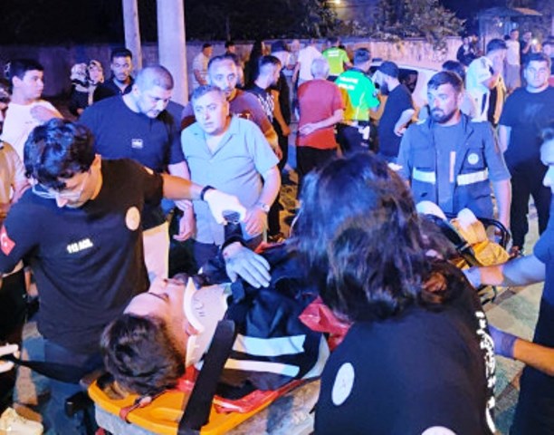 Otomobille Motosiklet çarpıştı 1 yaralı var 