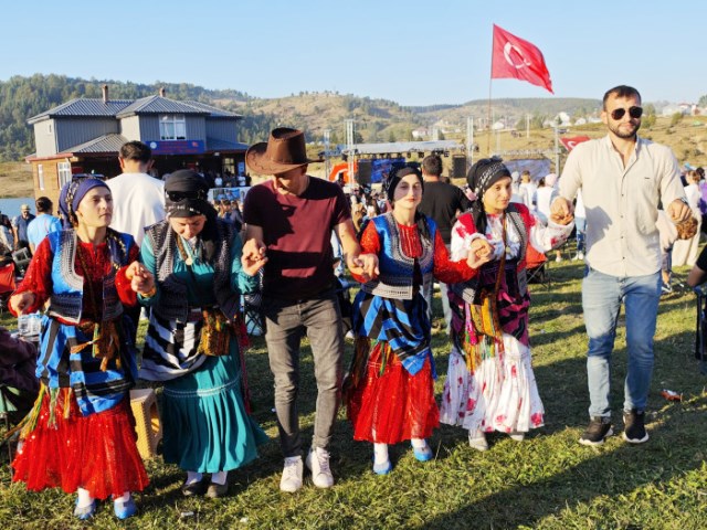 Akyazı Acelle Yayla Şenliği yapıldı  