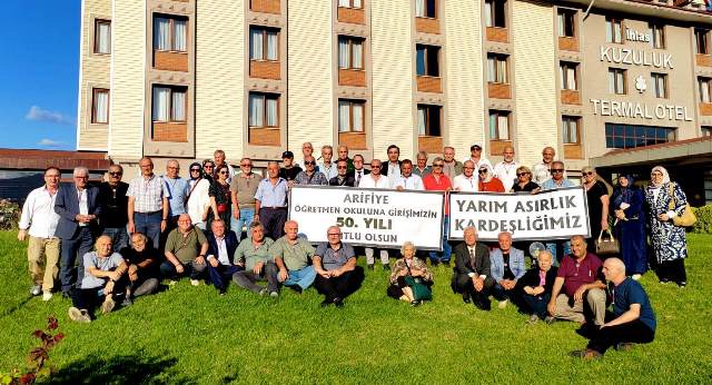 ARİFİYE ÖĞRETMEN LİSESİ 81 MEZUNLARI KUZULUK TERMAL OTELDE BULUŞTU