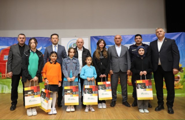 Hayvanlar gününde İlk ve Ortaokul Öğrencilerine ödül yağdı  