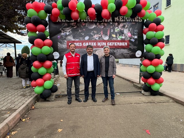 Akyazı Kızılay Akyazı Şubesi Eğitimcilerle iç içe  