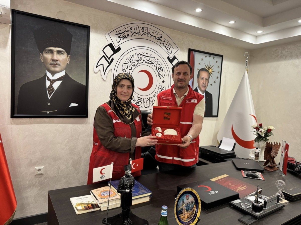 Kızılay Akyazı Şubesinde Kadın Kolları değişti  