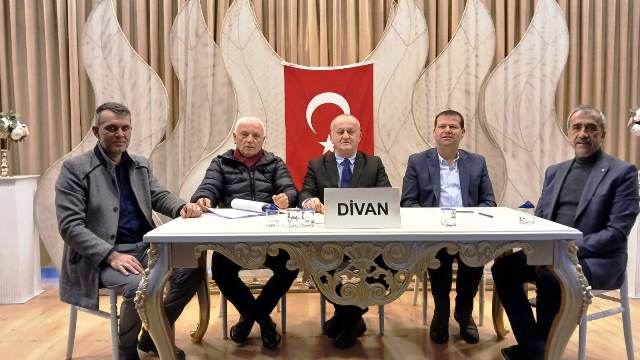 Akyazı Bakkallar Bayiler ve Sebzeciler Odasında kongre Hüseyin Kaliç bir kez daha güven tazeledi 