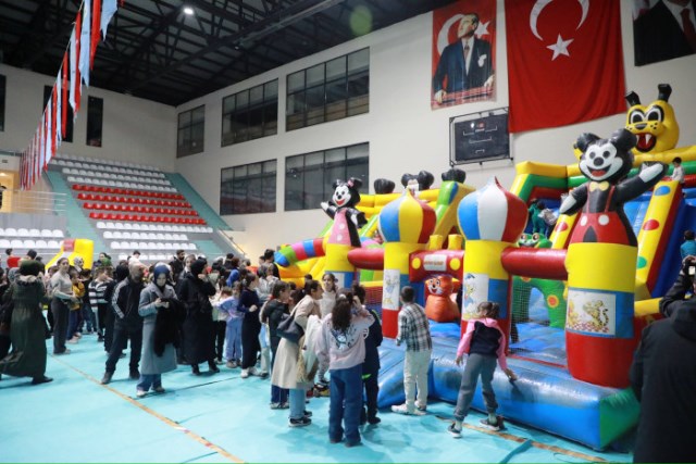 Çocuk şenliğine yoğun ilgi  