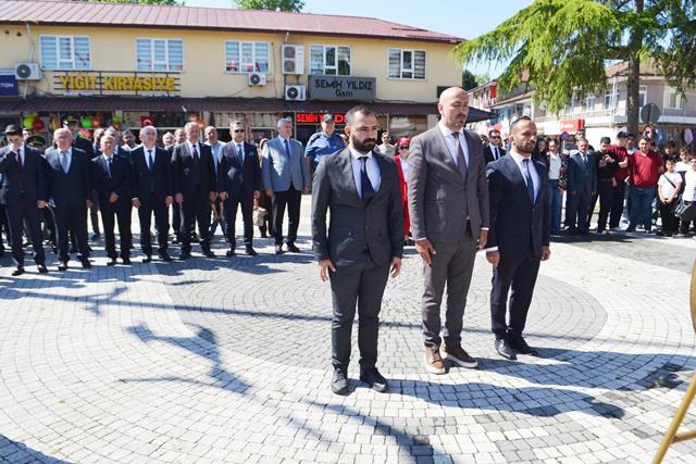 AKYAZI’DA GENÇLİK VE SPOR BAYRAMI COŞKUSU  