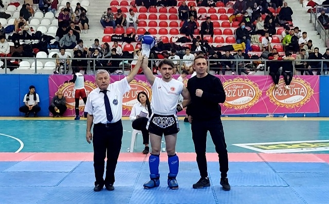 Akyazı Belediyesi sporcularından büyük başarı 