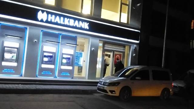 Akyazı’da banka soygun girişimi iddiası                                                                                                 