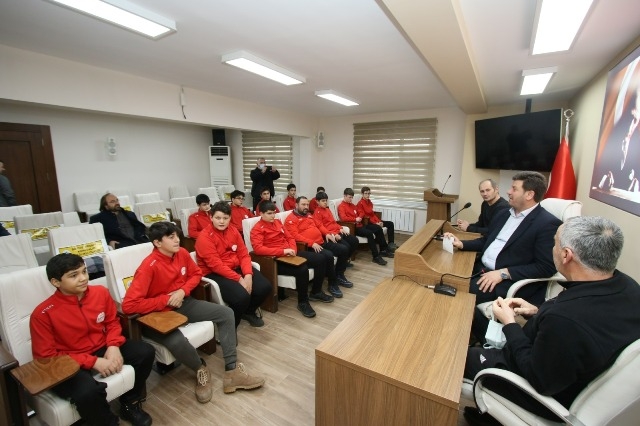 Başkan Bilal Soykan şampiyon sporcuları ağırladı  