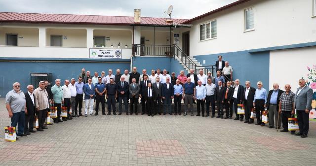 Önce yemek yediler sonra belgelerini aldılar