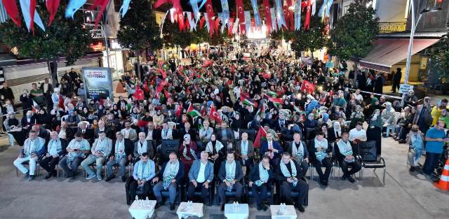 Yüzlerce Akyazılı Gazze için Filistinlilere destek verdi 