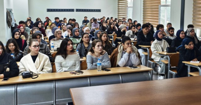 Akyazı’da Fakülte öğrencilerine temel iş sağlığı ve güvenliği eğitimi 