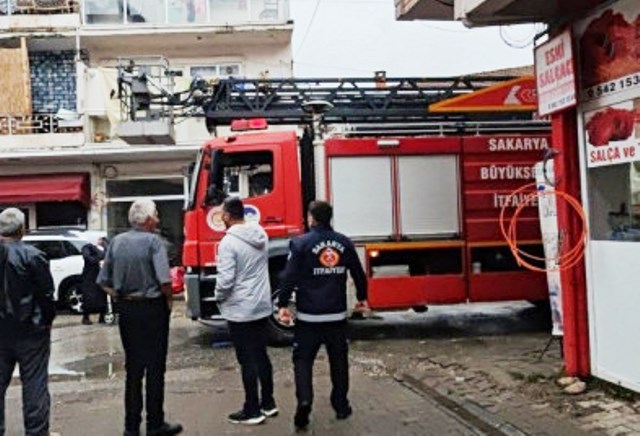 Çatı katında mangal yapmak isteyince 