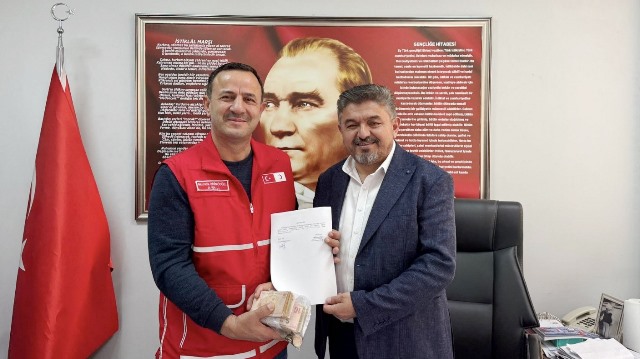 Paris İlk ve Ortaokulundan 20 bin lira toplandı