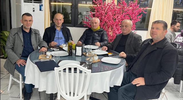 Yeni açılan balıkçıya ziyaret  