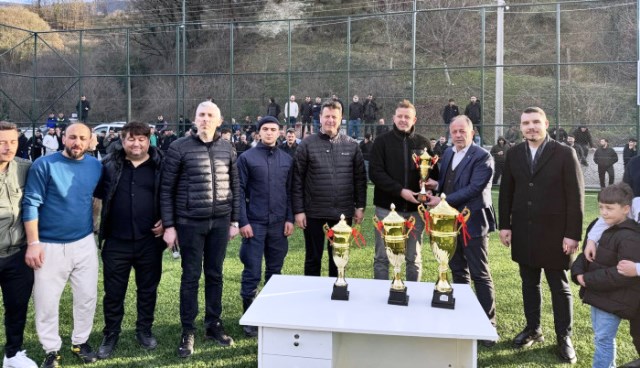 Dokurcun’daki Turnuvada Yörükyeri Şampiyon Oldu 