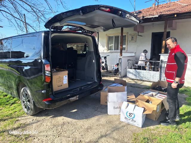 Kızılay Akyazı Erzak dağıtımına başladı