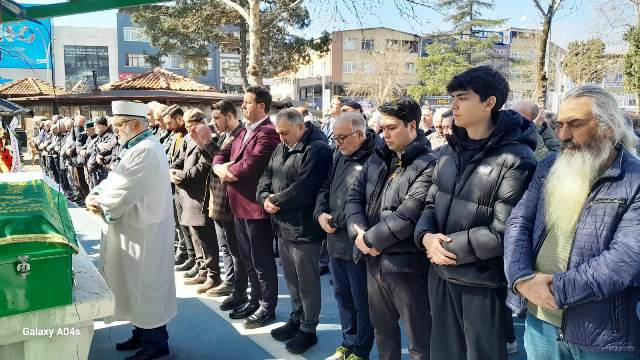 AKYAZI’NIN İLK DOKTORLARINDAN MERHUM ZEKERİYA ÖZCAN’IN EŞİ BELKIS ÖZCAN VEFAT ETTİ