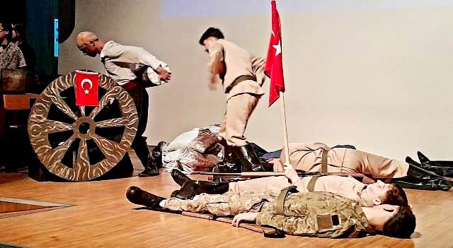 Çanakkale Şehitlerine Yakışır Bir Anma Töreni 