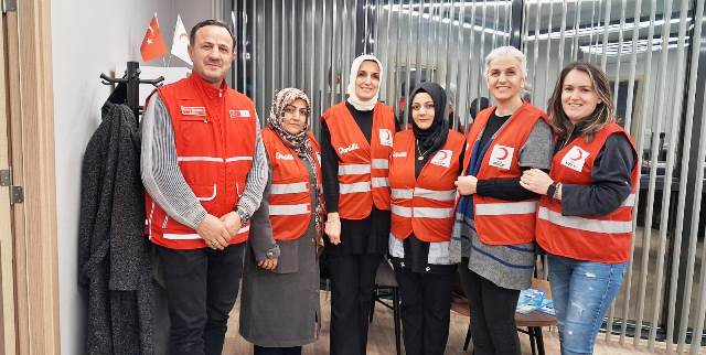 Kızılay Kadın Akyazı’da Yeni Dönem: Sevinç Yiğit ve Ekibi İlk Toplantısını Gerçekleştirdi 