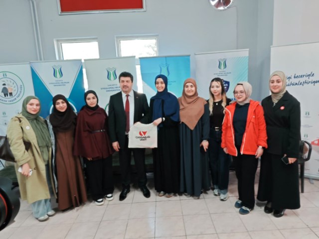 Akyazı’da Rektör Sarıbıyık ve öğrenci buluşması 