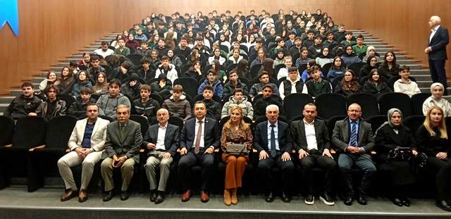 AKYAZI İLÇE SAĞLIK MÜDÜRLÜĞÜNDEN KONRALP ANADOLU LİSESİ ÖĞRENCİLERİNE UYUŞTURUCU  EĞİTİMİ 