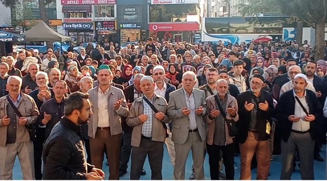 Hacı Adayları Dualarla Kutsal Topraklara Uğurlandı 