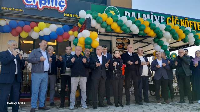 Palmiye Çiğköfte Dualarla Açıldı 