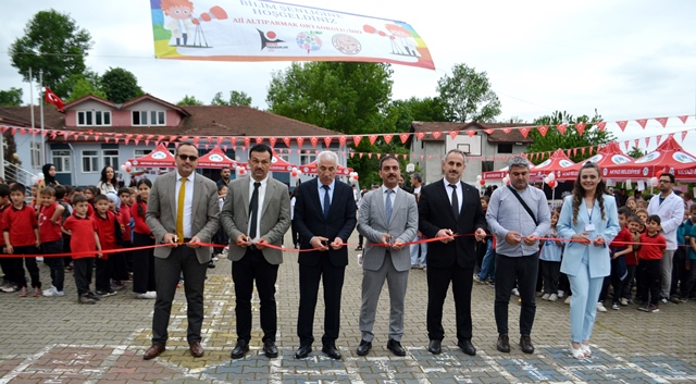 ALTINDERE ALİ ALTIPARMAK ORTAOKULUNDA TÜBİTAK BİLİM FUARI 
