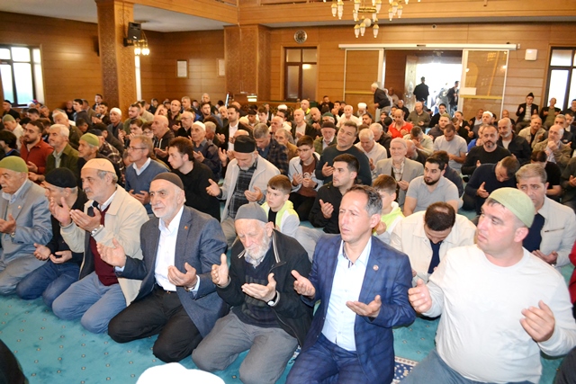 KURBAN BAYRAMI KUTLANIYOR