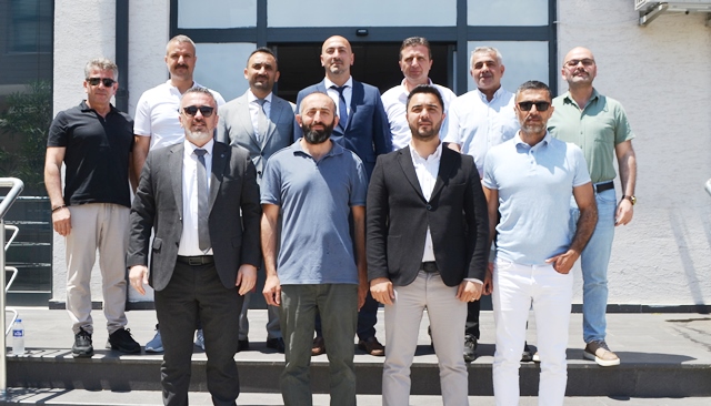 OKUL MÜDÜRLERİNDEN AKYAZI İLÇE SPOR MÜDÜRÜ RECEP KODALAK’A TEBRİK ZİYARETİ 