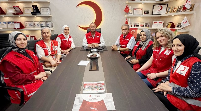  KIZILAY AKYAZI’DA KADIN KOLLARI YAPILAN TOPLANTIDA ÇALIŞMALARINI DEĞERLENDİRDİ   