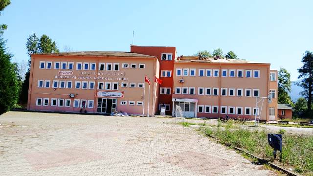 Çatısı yenileniyor  