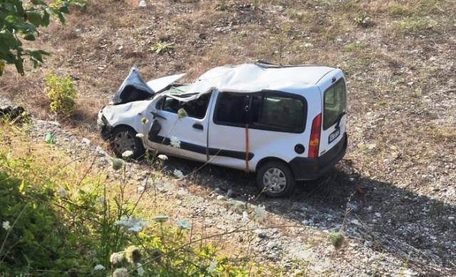 Akyazı Dokurcunda maddi hasarlı kaza  