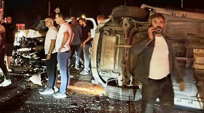 Akyazı Yeniorman Kavşağında Trafik Kazası 6 Yaralı 