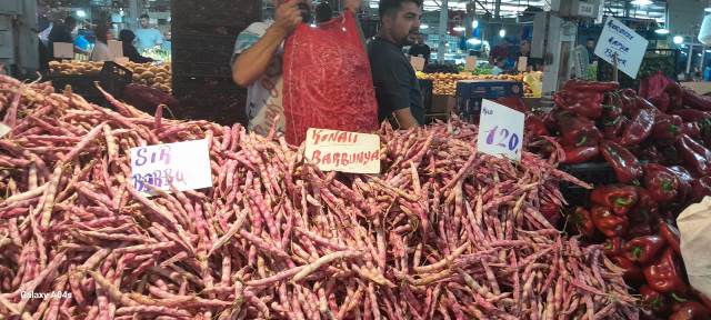 AKYAZI PAZARININ ATEŞİ DÜŞMÜYOR