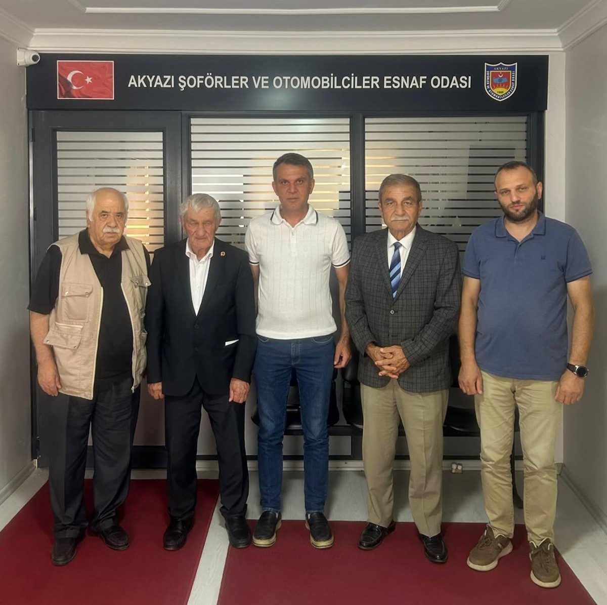 Akyazı Şoförler Odası başkanı Özdemir:  “ Paraya düşkünlüğümüz yok. Bizde insanız”  