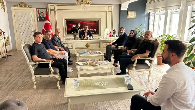 KIZILAY YÖNETİMİNDEN İLÇE YÖNETİCİLERİNE ZİYARTLER